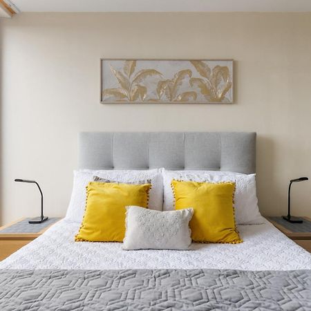 Stratford Skyview Apartment London Bagian luar foto