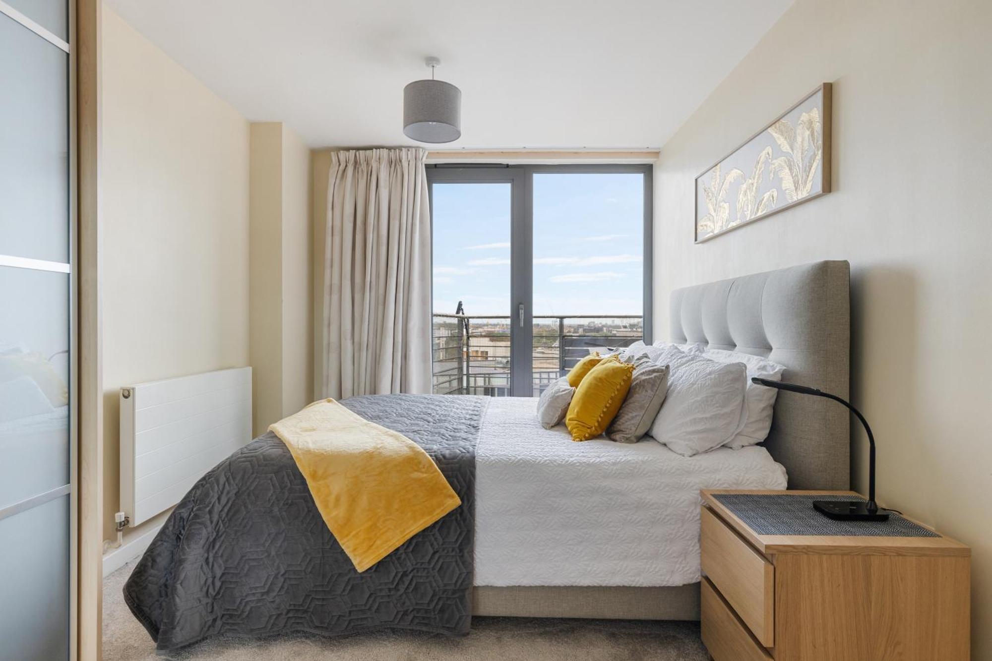Stratford Skyview Apartment London Bagian luar foto