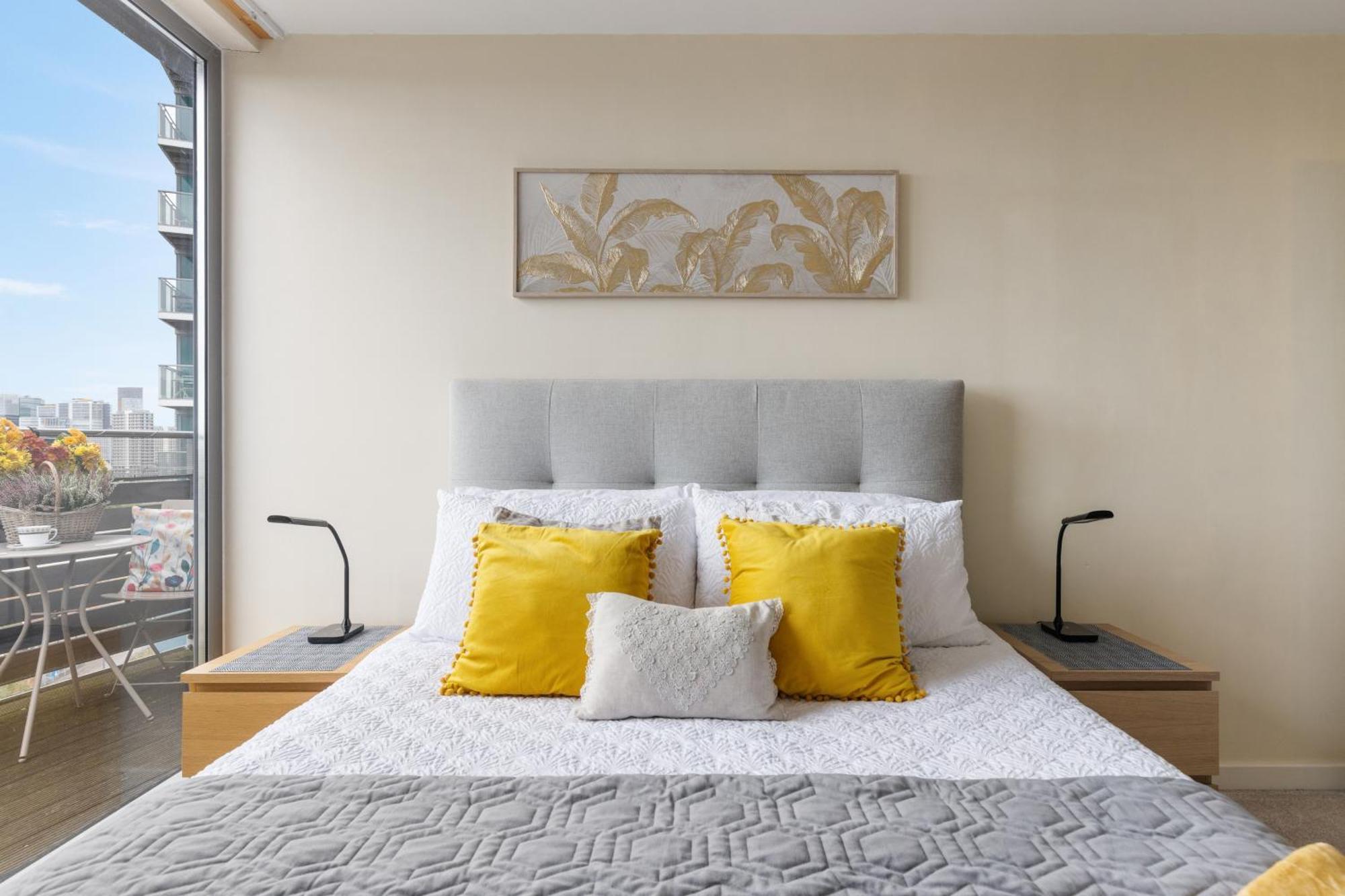 Stratford Skyview Apartment London Bagian luar foto
