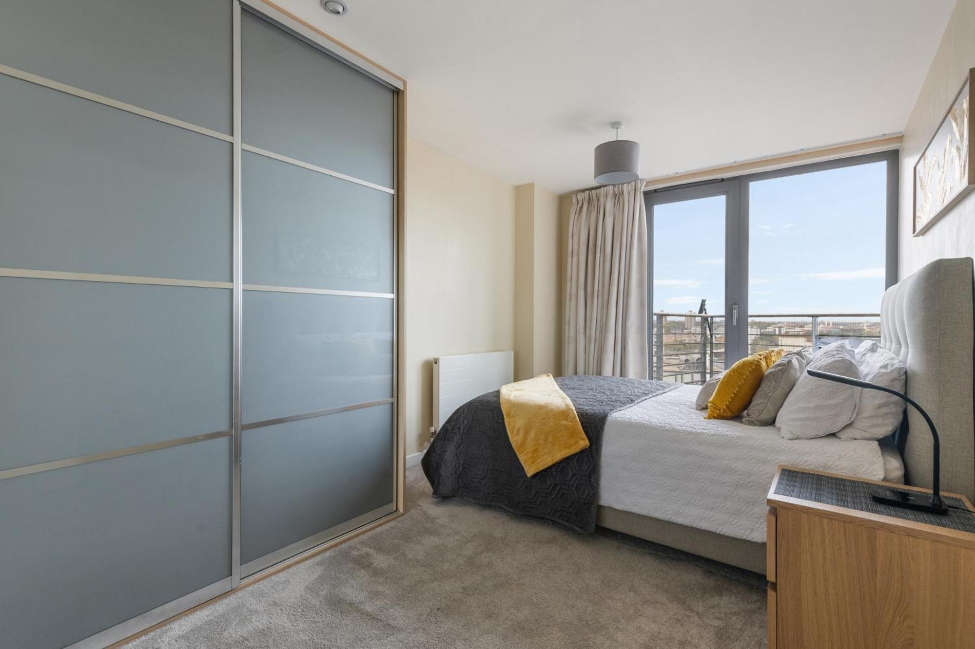 Stratford Skyview Apartment London Bagian luar foto